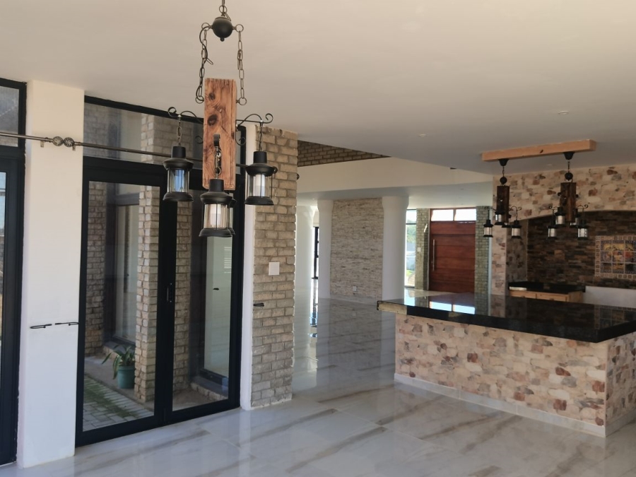 5 Bedroom Property for Sale in Royalston Residential Estate and Wildlife Reserve Eastern Cape